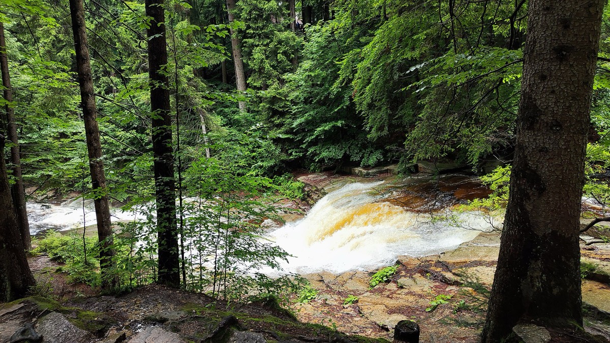Sklárna Harrachov — foukání skla